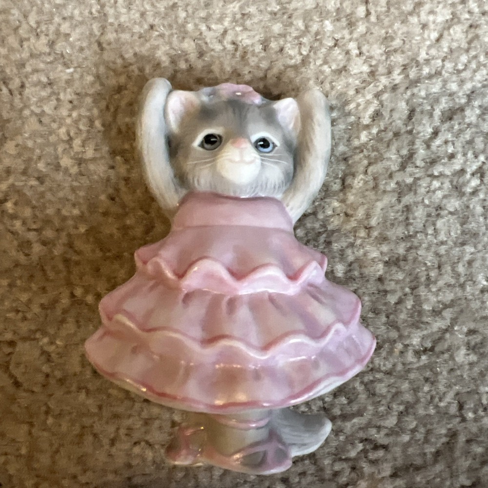 Schmid Kitty Cucumber Gray Tabby Cat in Pink BALLERINA Tutu Dress Ceramic 1986